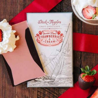 Dick Taylor Strawberries & Cream Chocolate